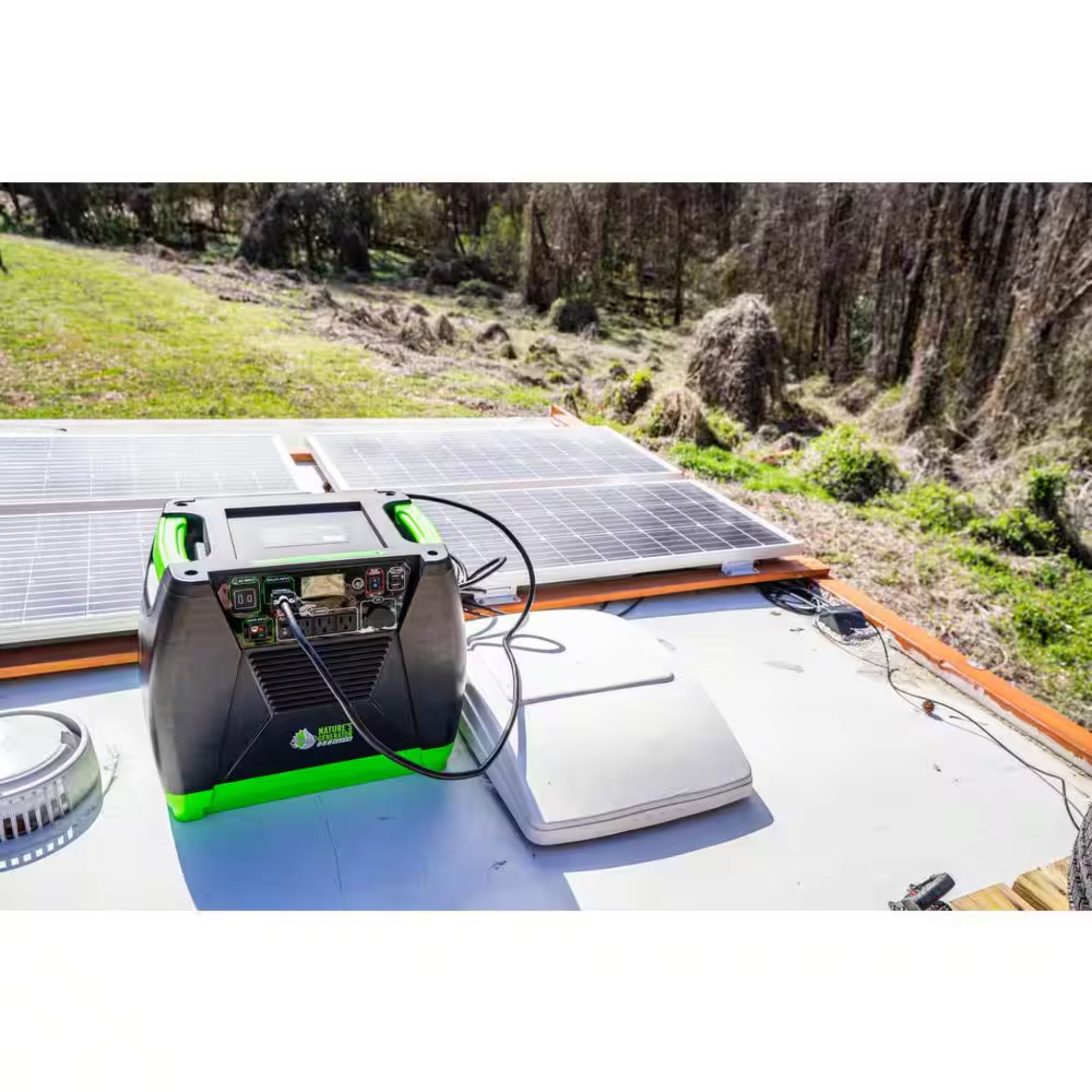 ELITE 3600-Watt/5760W Peak Push Button Start Solar Powered Portable Generator with Four 100W Solar Panels and Power Pod